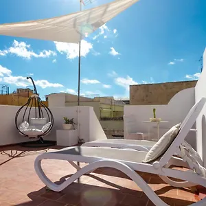travelers-house-casa-dona-carmela.adeje-hotels.com/