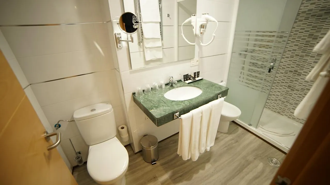 Hotel Infante Antequera 3*,